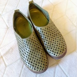 SpringStep leather loafer walking shoe